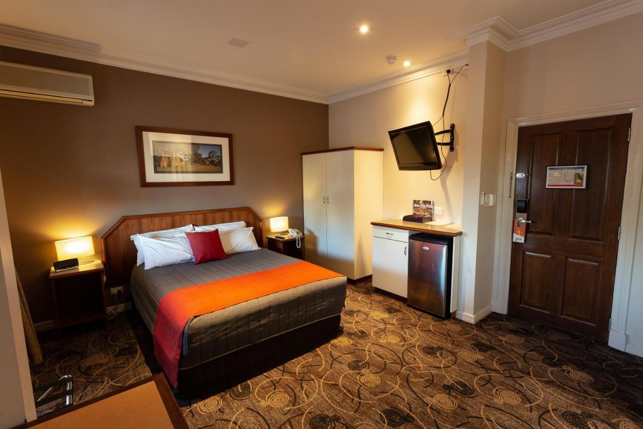 Quality Hotel Bayswater Perth Bagian luar foto