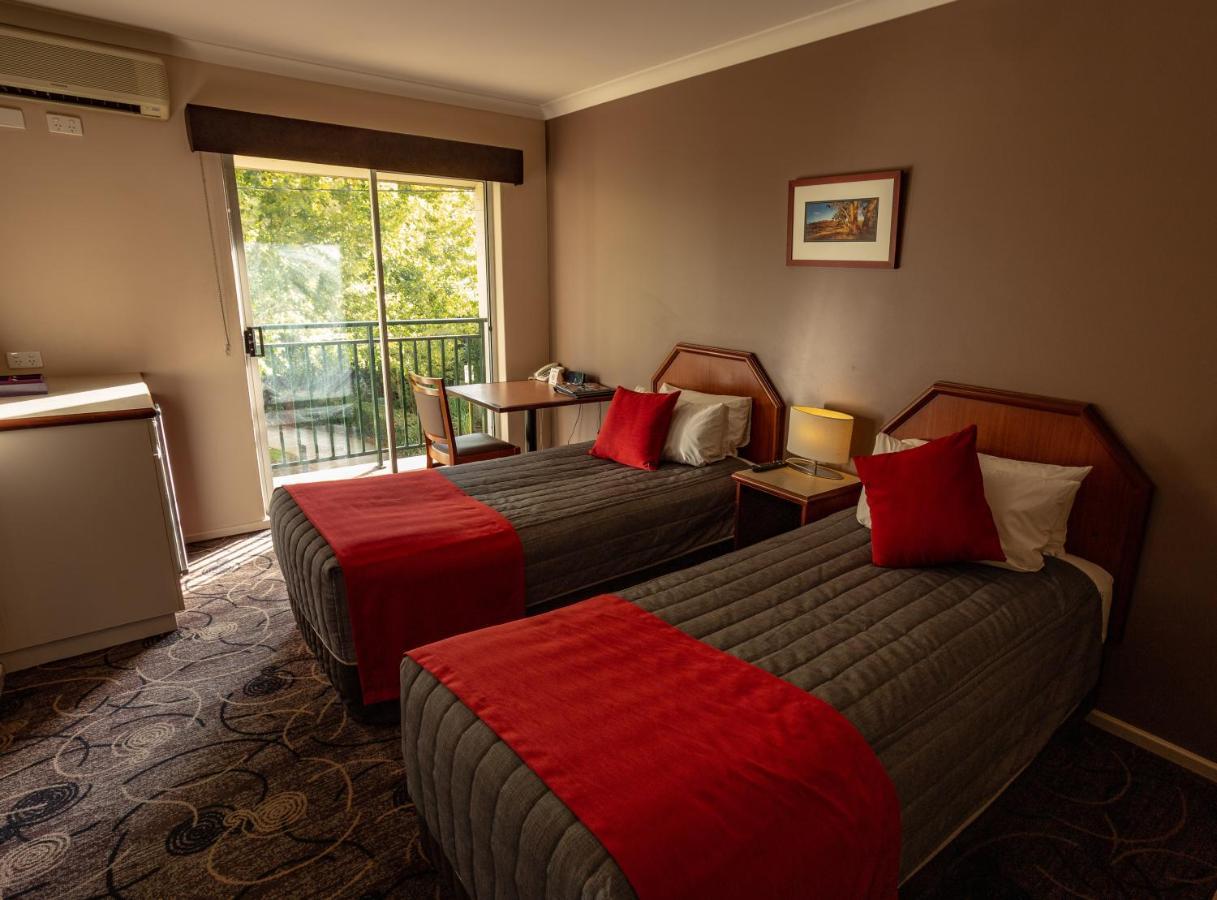 Quality Hotel Bayswater Perth Bagian luar foto