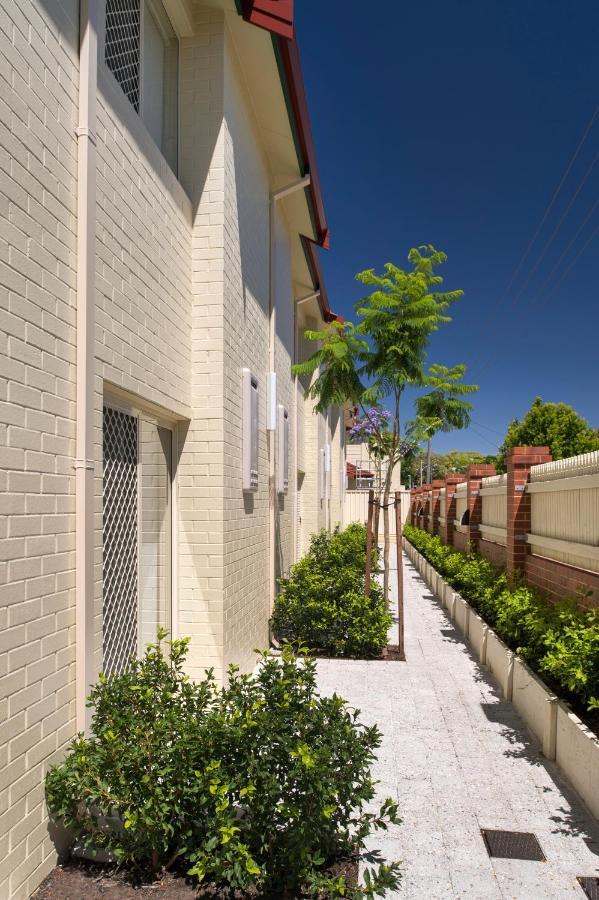 Quality Hotel Bayswater Perth Bagian luar foto