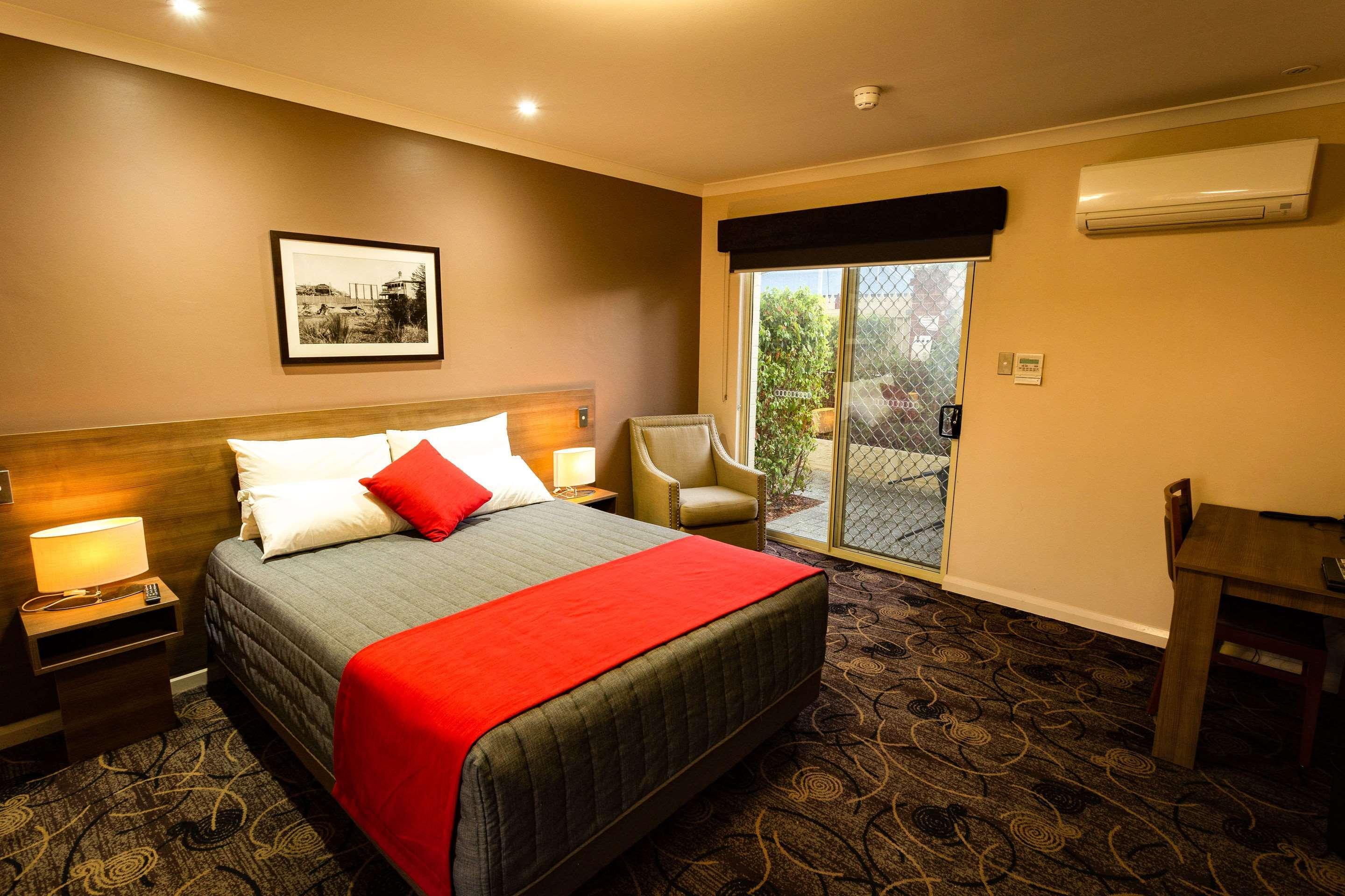 Quality Hotel Bayswater Perth Bagian luar foto