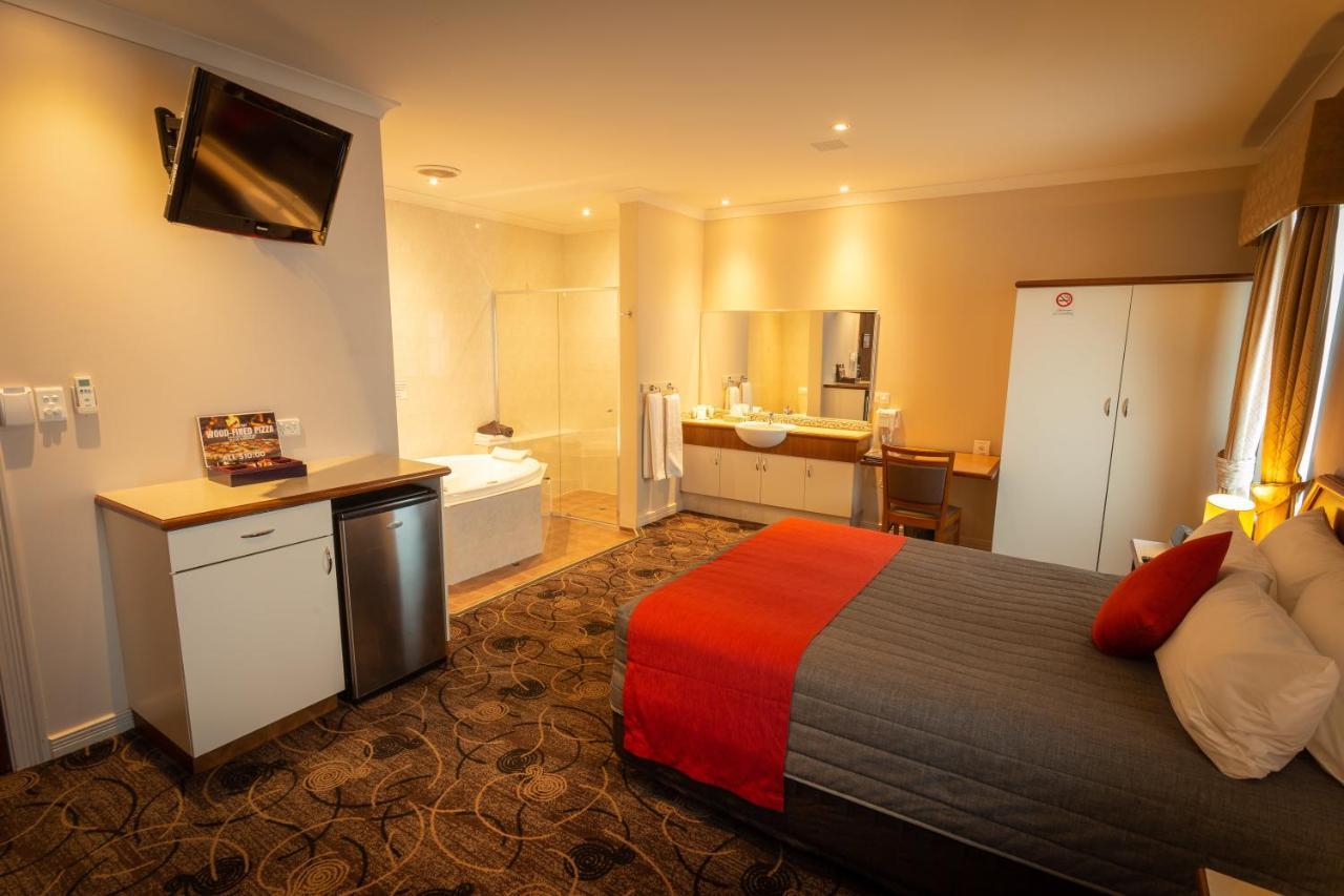 Quality Hotel Bayswater Perth Bagian luar foto