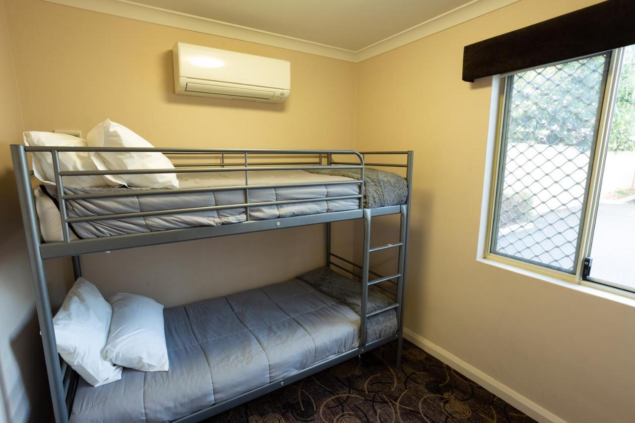 Quality Hotel Bayswater Perth Bagian luar foto
