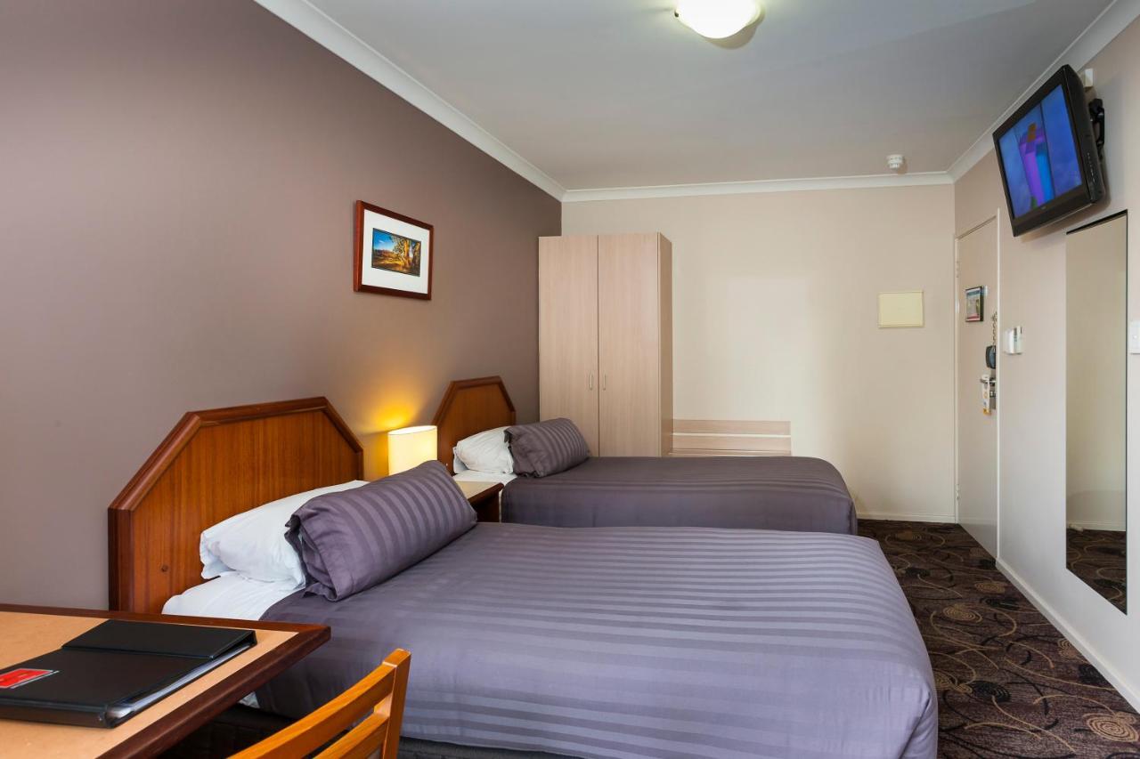 Quality Hotel Bayswater Perth Bagian luar foto