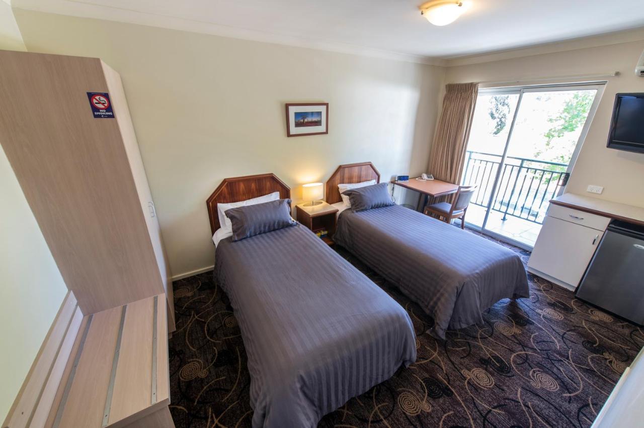 Quality Hotel Bayswater Perth Bagian luar foto