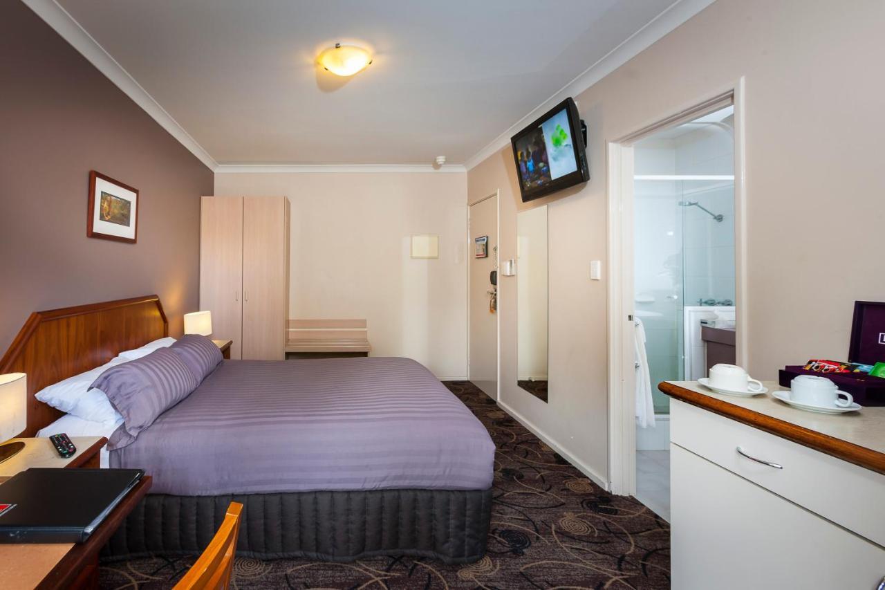 Quality Hotel Bayswater Perth Bagian luar foto