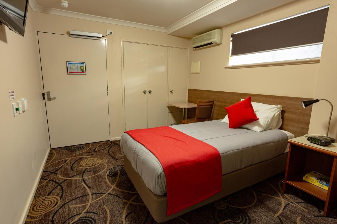 Quality Hotel Bayswater Perth Bagian luar foto