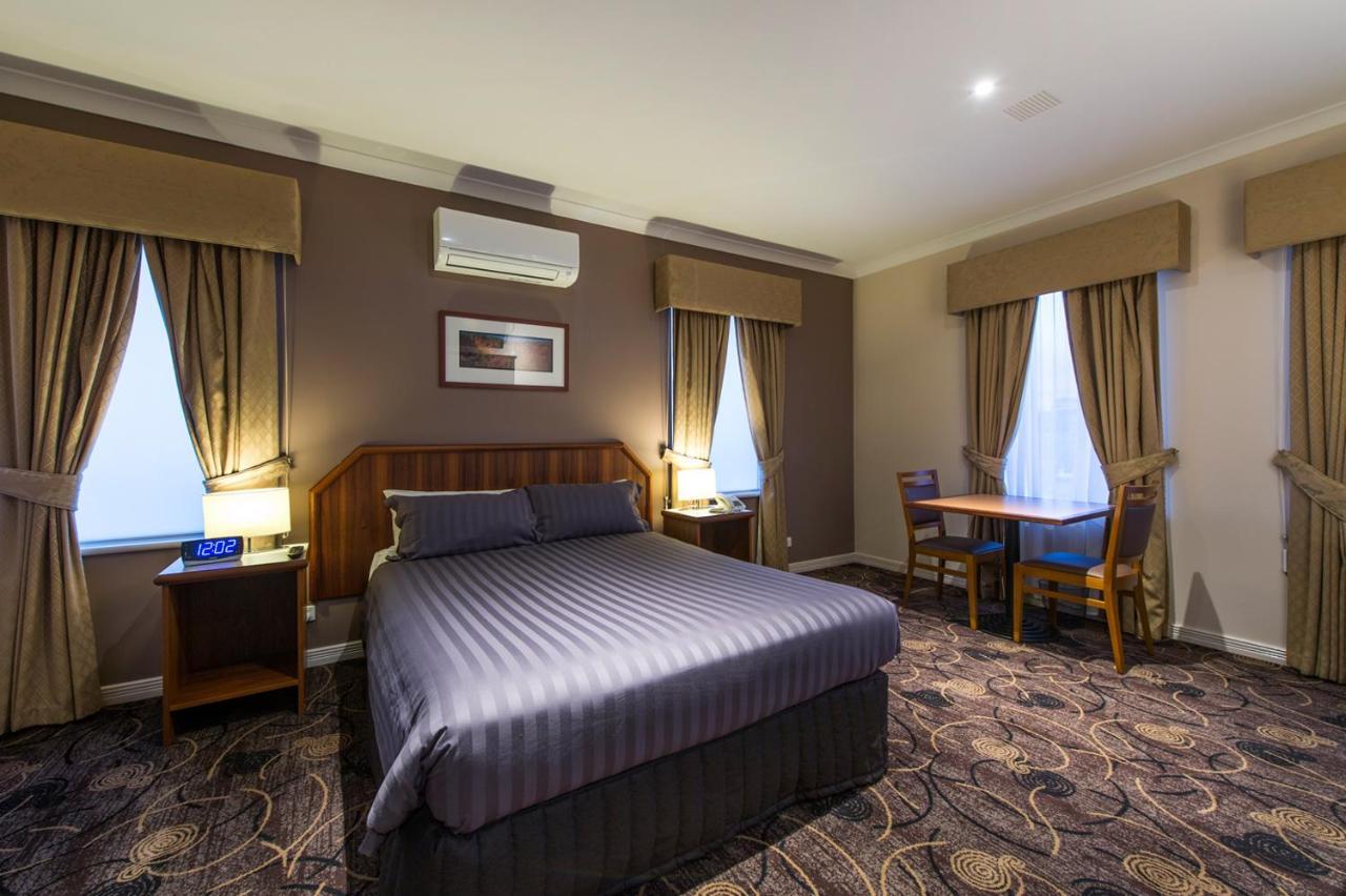 Quality Hotel Bayswater Perth Bagian luar foto