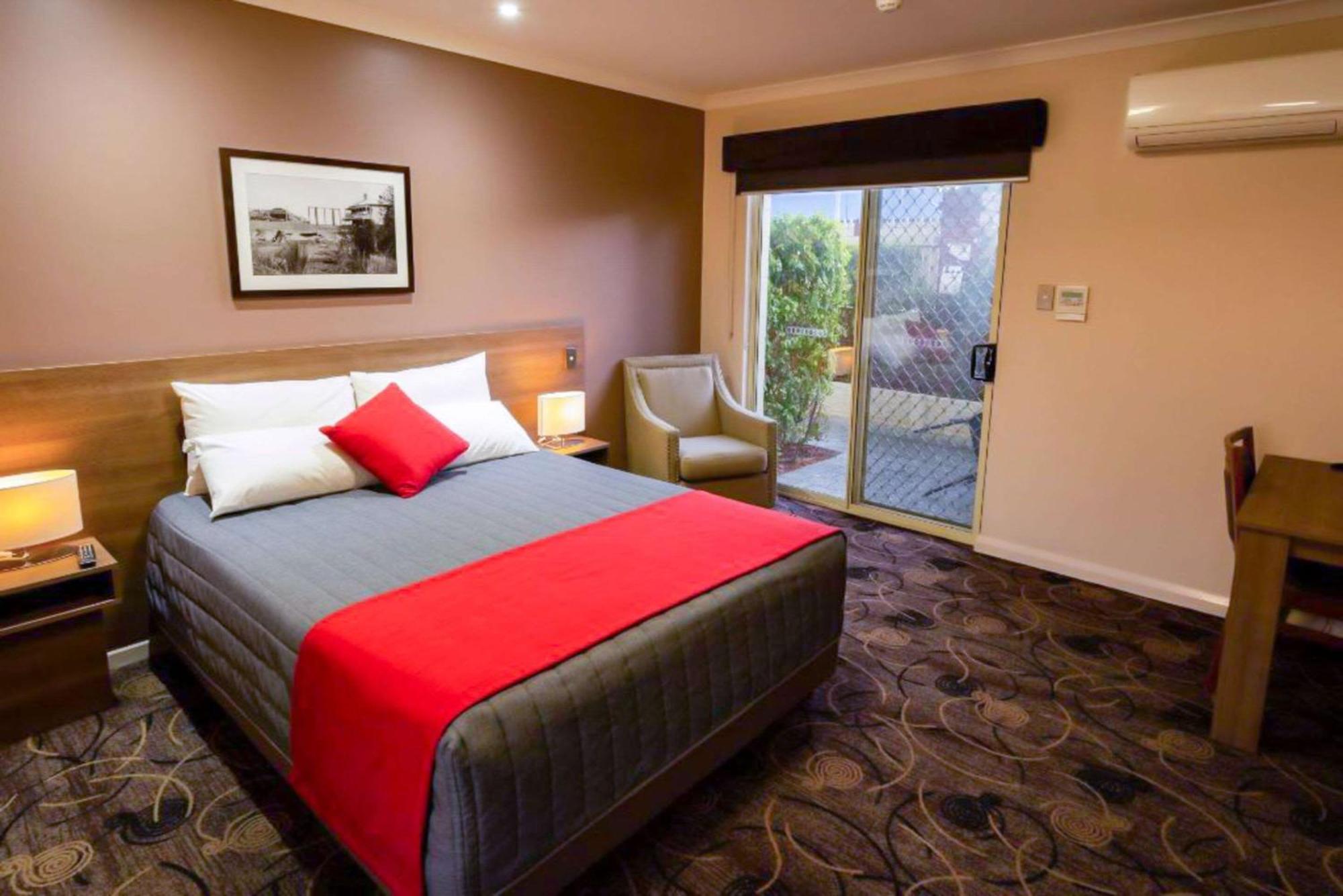 Quality Hotel Bayswater Perth Bagian luar foto