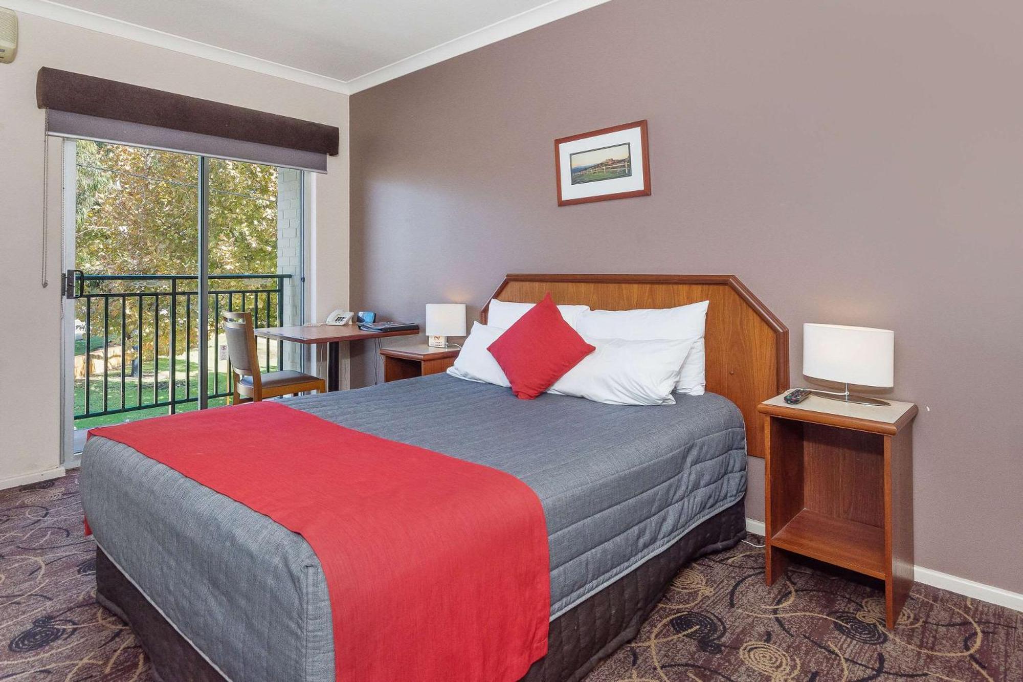 Quality Hotel Bayswater Perth Bagian luar foto